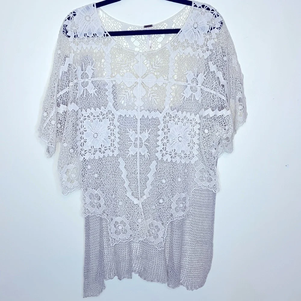 Free People BAD ROMANCE crochet poncho top oversized EUC Rare